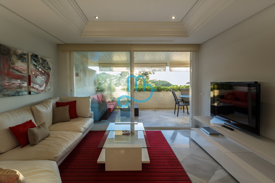Deluxe Two-Bedroom Apartment with Side Sea View