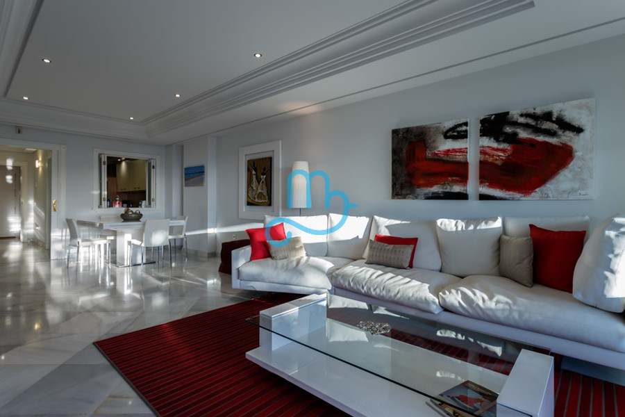 Deluxe Two-Bedroom Apartment with Side Sea View