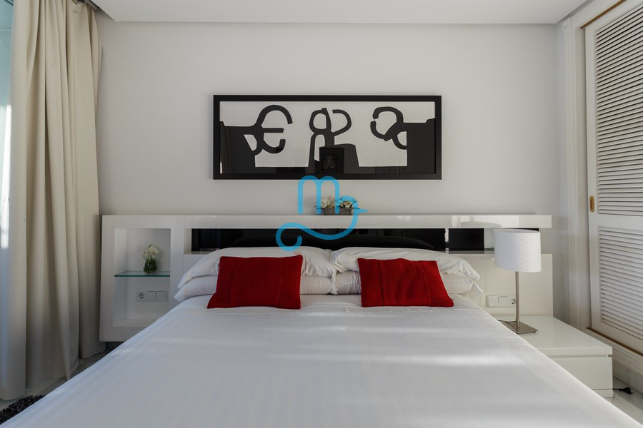 Deluxe Two-Bedroom Apartment with Side Sea View