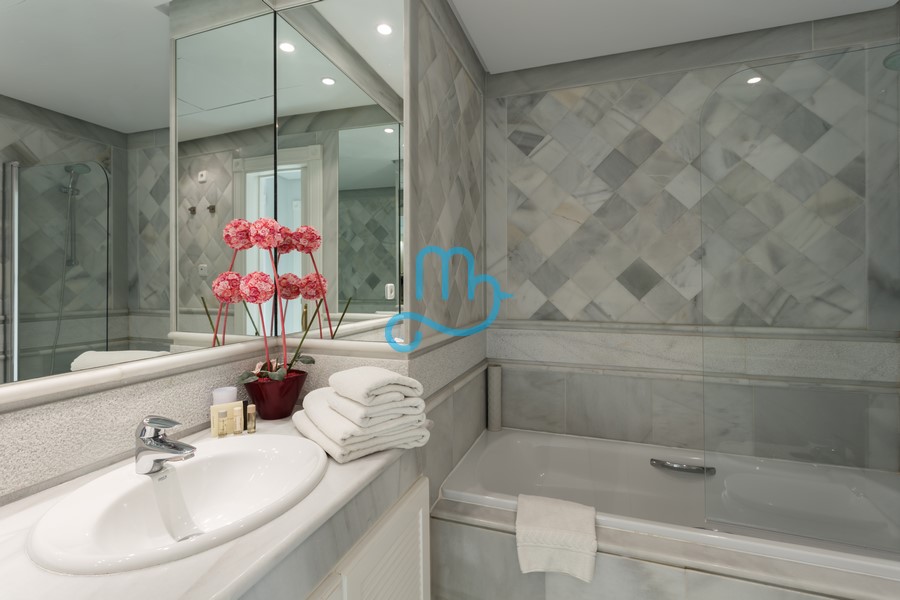 Deluxe Two-Bedroom Apartment with Side Sea View