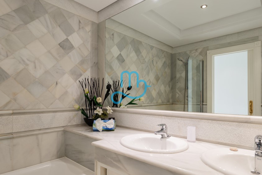 Deluxe Two-Bedroom Apartment with Side Sea View